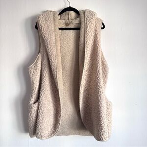 Vintage 70s Sherpa Vest with Hood (cream)